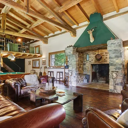 Ca Bossi Retreat Above Villa *