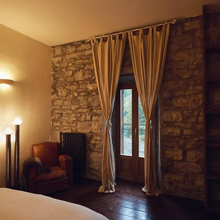 Mountain Nature Retreat Above Villa *