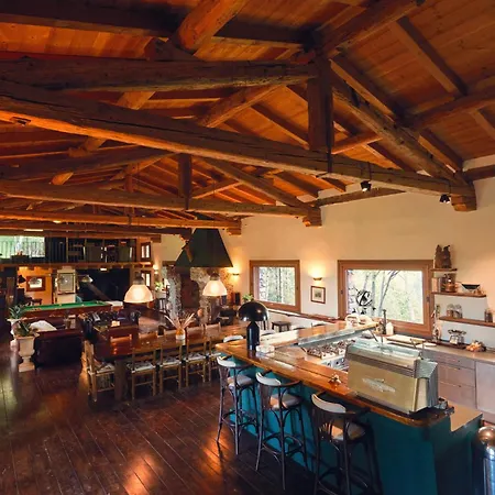 Mountain Nature Retreat Above Villa