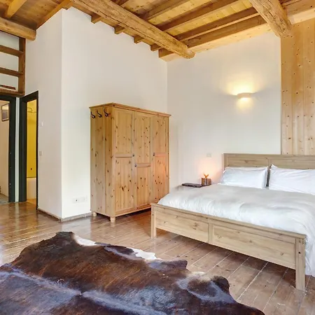 Ca Bossi Retreat Above Villa