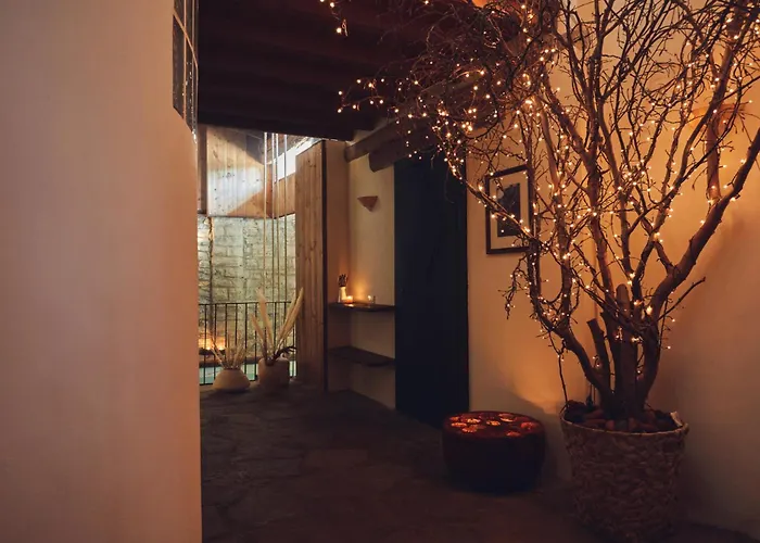 Ca Bossi Retreat Above فيلة تْشيرنوبيو