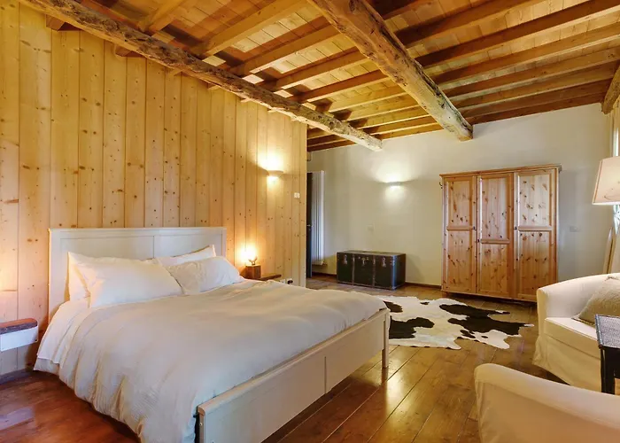 Ca Bossi Retreat Above 빌라