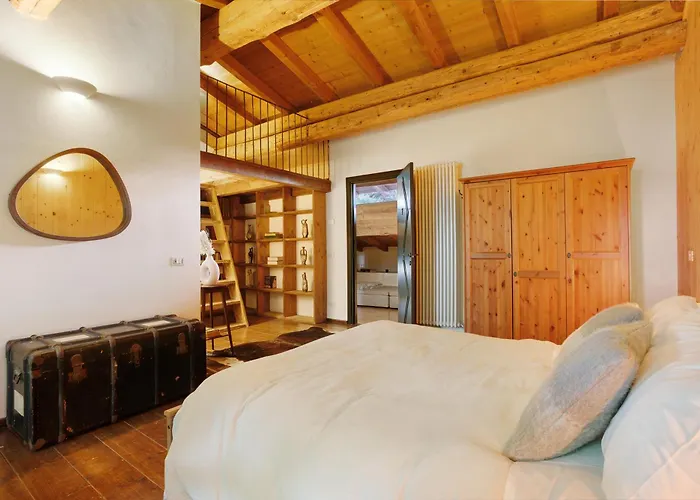 Ca Bossi Retreat Above Villa